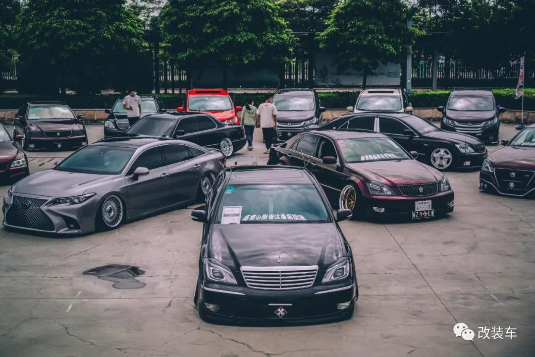 清一色皇冠,清一色豪车