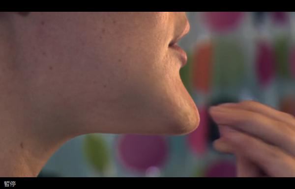 女孩变成橡皮人的电影,女孩的身体像橡皮泥