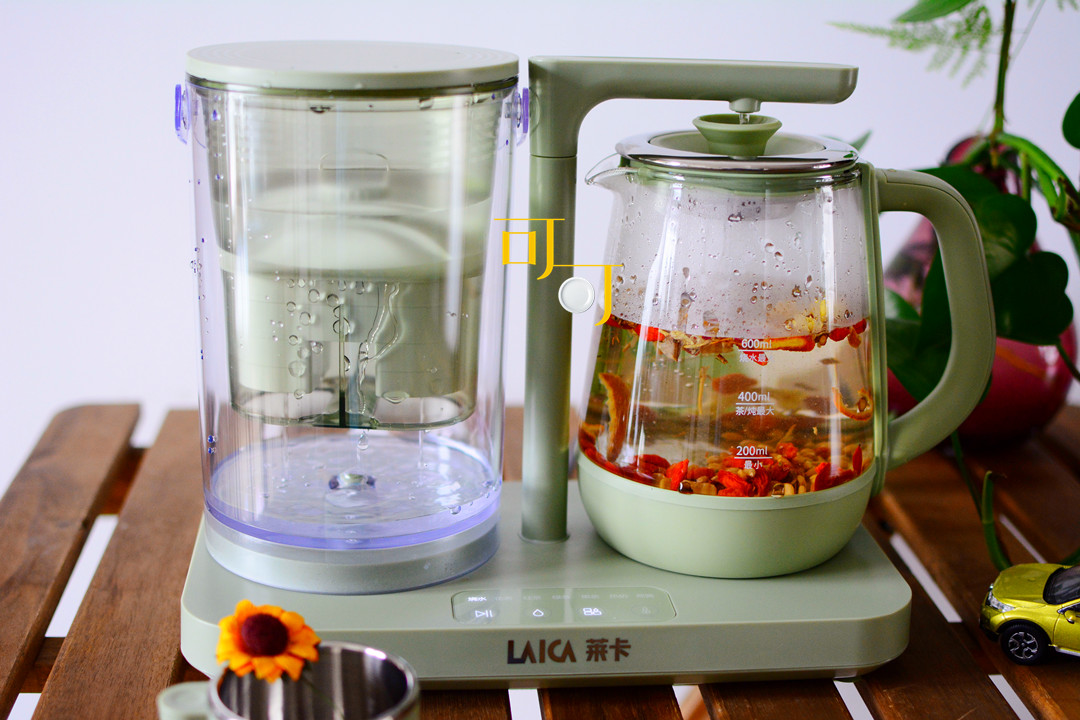 初夏清晨一杯茉莉花茶入心,初夏来一盏下关沱茶