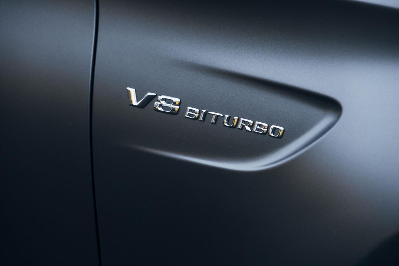 奔驰c63v8全新,告别v8下代amgc63或使用4缸发动机