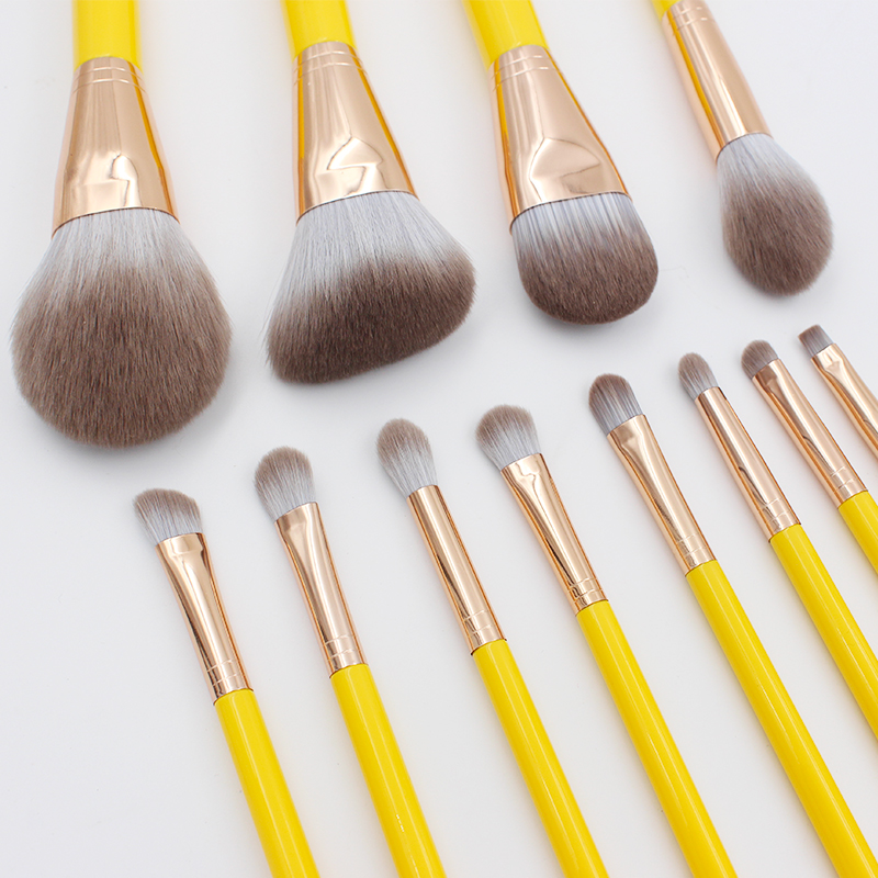 别再用手上妆了，这5套平价好用的化妆刷，送给精致的女孩们