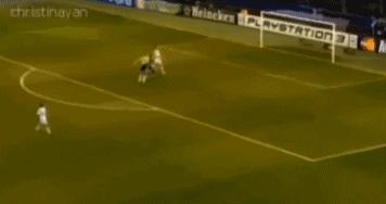 精准长传和低空传球,皮尔洛销魂长传