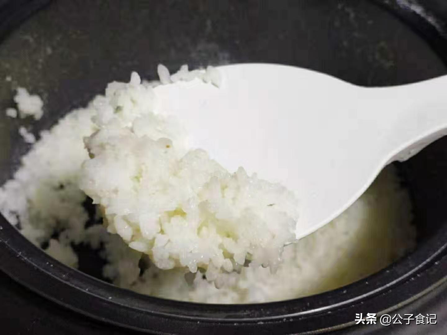 陈米怎样蒸更白透亮,陈米好吃还是新米好吃