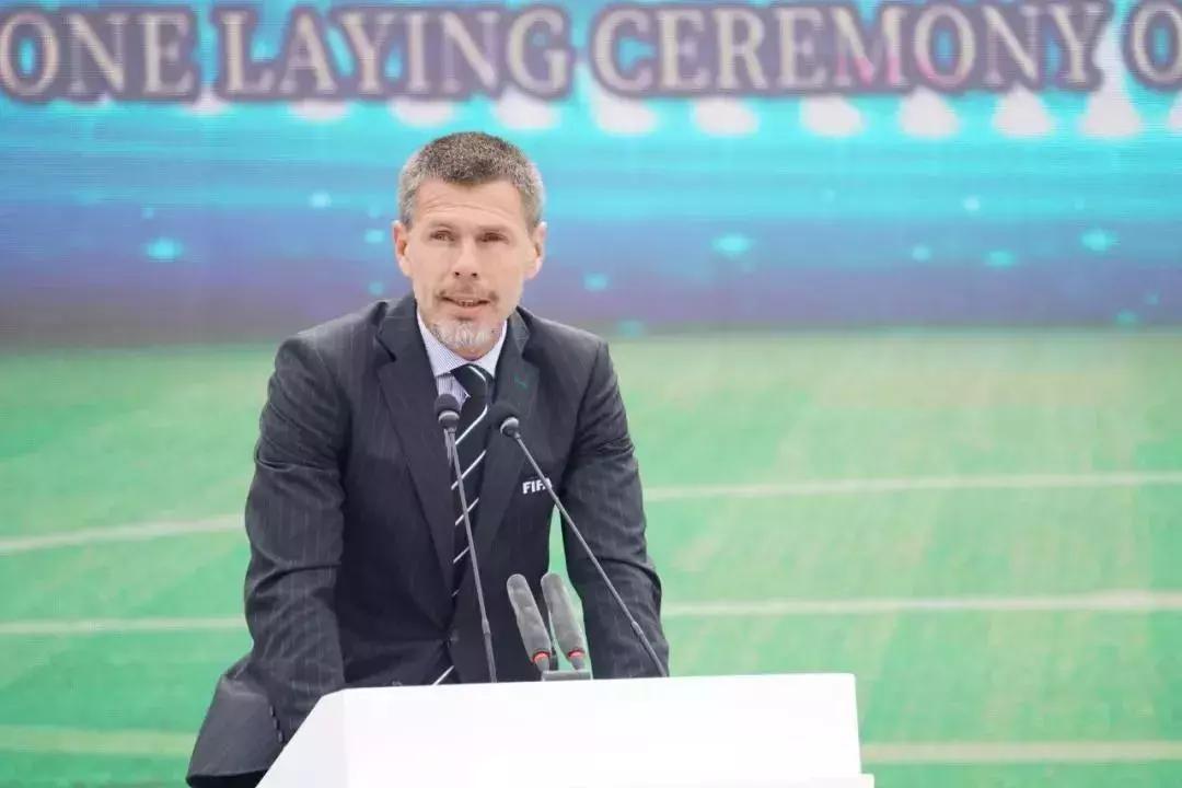 王健林退出万达足球俱乐部了吗,王健林万达红旗合作