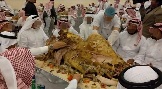 第一次去迪拜吃烤肉,迪拜来中国吃烧烤