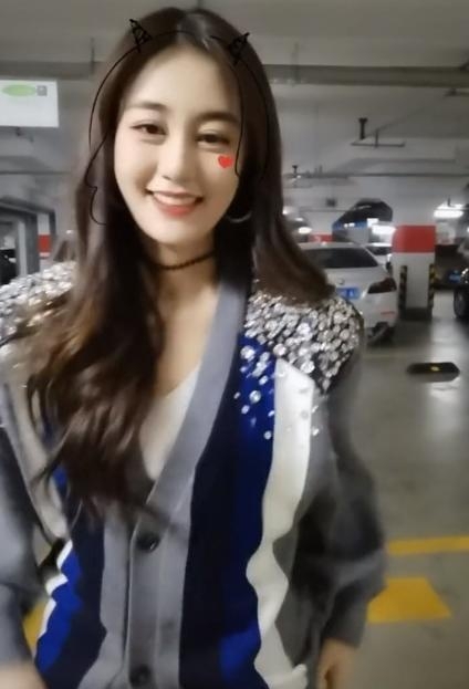 王小蒙同款毛衣,王小蒙穿开衫图片大全