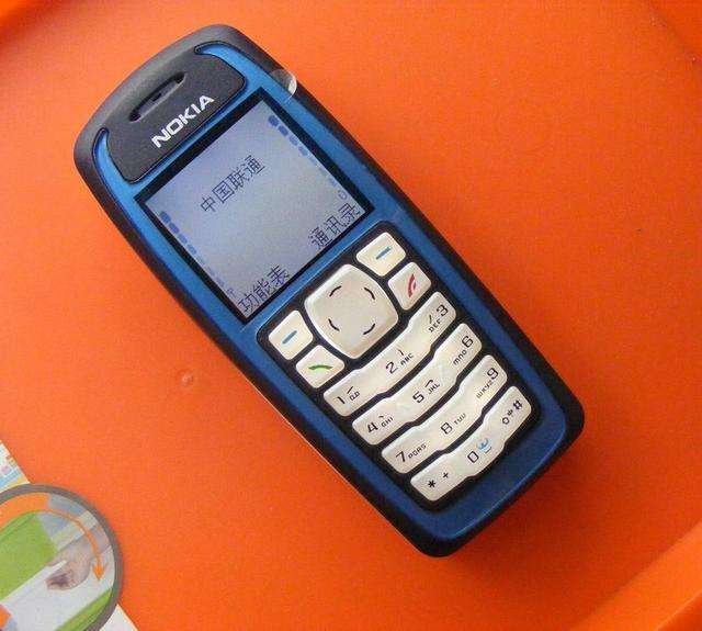 乔布斯从口袋里掏出手机那一刻,原来乔布斯最重要的就藏在手机里