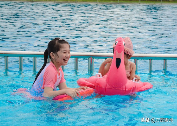 这个夏日，看这个美女如何在浙江乌村的第一百种玩法