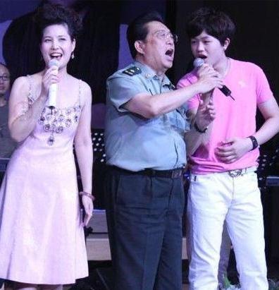 白岩松说不让儿子考第一名,白岩松考大学的过程