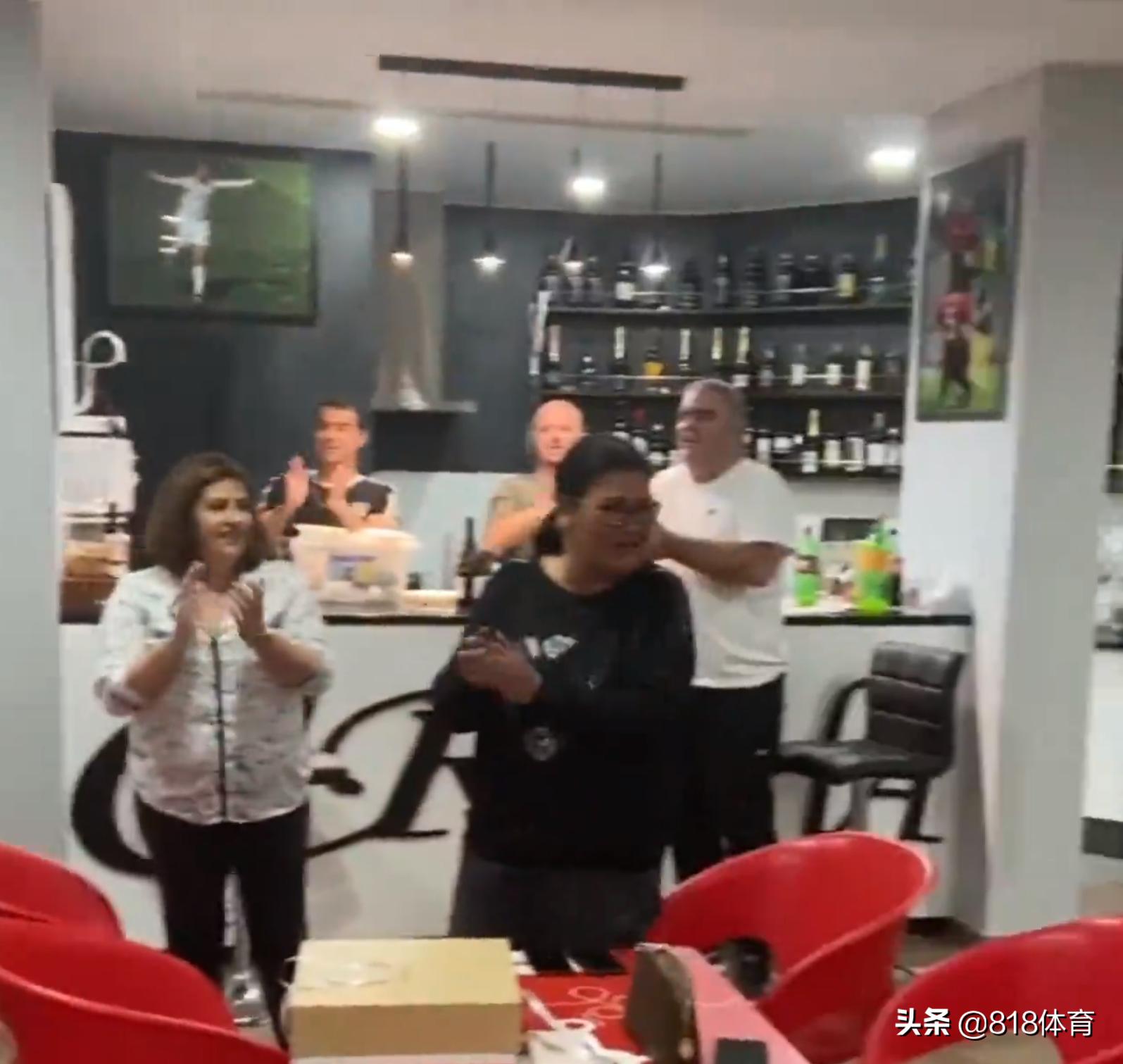 c罗回豪宅完整视频,c罗回里斯本给妈妈过生日