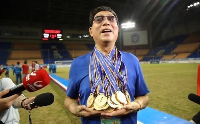 中国足球青训教父徐根宝获特别奖,徐根宝足球教父