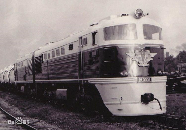 巨龙号内燃机车视频,中国第一台机车龙号诞生