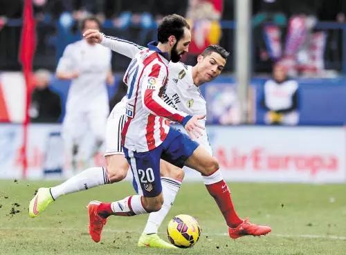 足球防人小技巧,足球后卫防人必学十大技巧