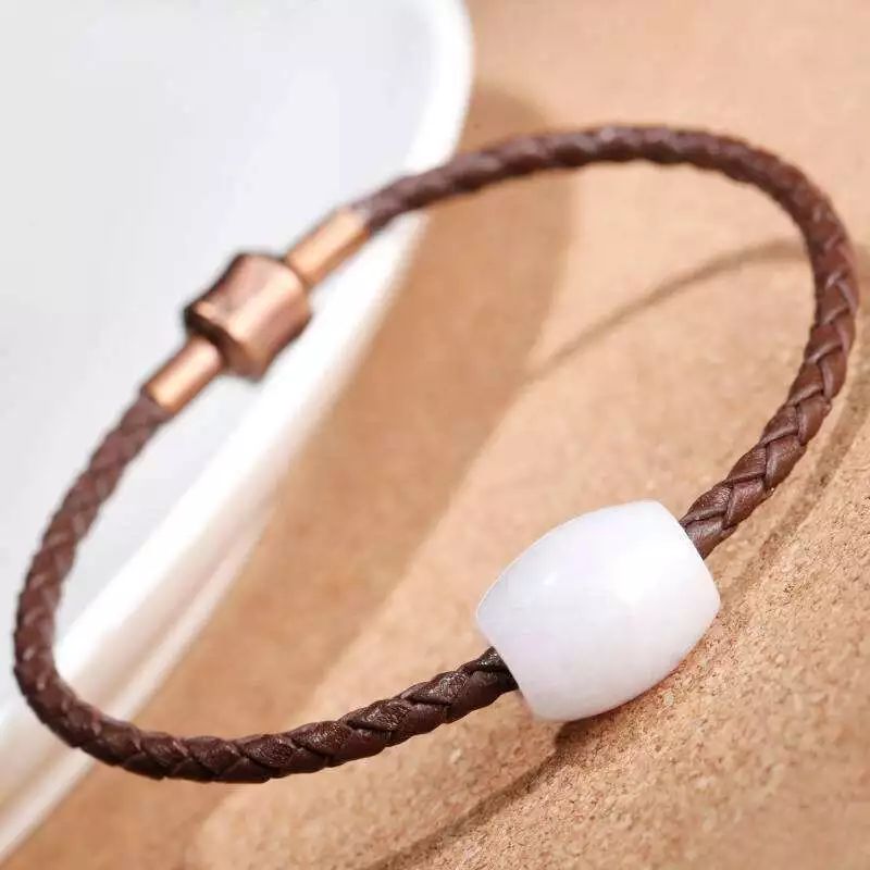 手串断了是福是祸,手串断了意味着无缘