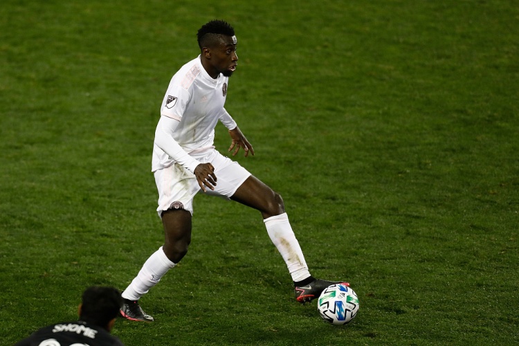 尤文图斯想要用c罗换曼城的谁,尤文今夏罗马交换扎尼奥洛