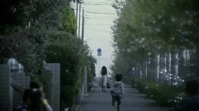 笤帚戳*体下**，血流不止、处女膜受损，8岁女童的校园之殇