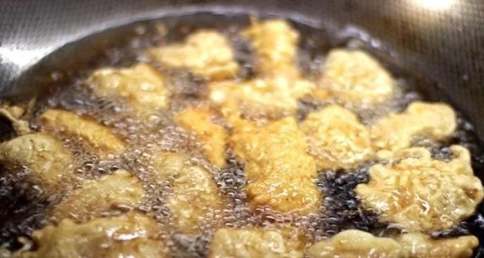 炸鱼剩下的油怎么处理,炸鱼炸虾剩下可以怎么做