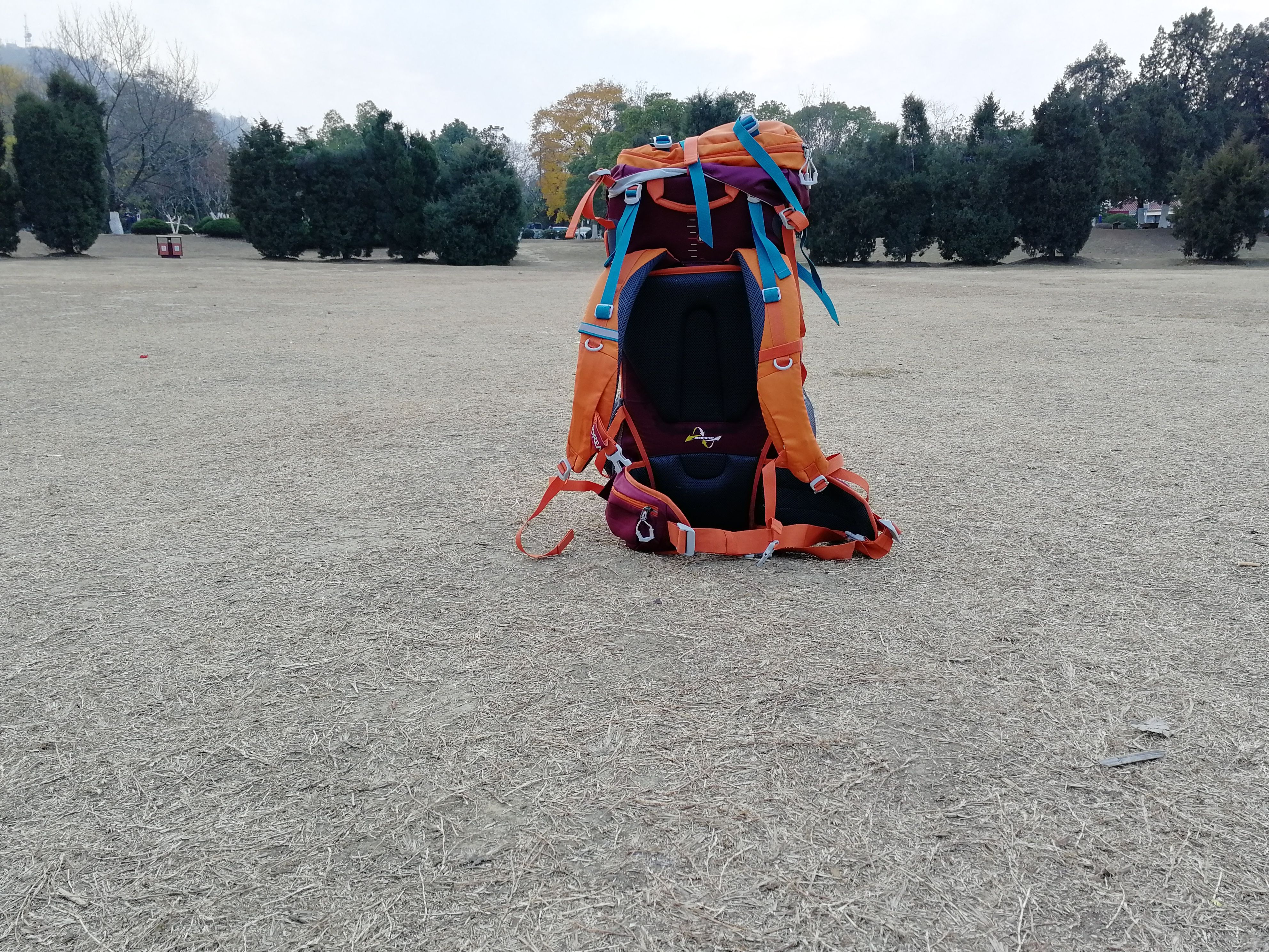 探路者60l登山包,探路者户外男款双肩背包