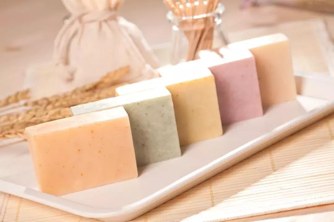 沐浴露和香皂的优缺点,沐浴露可以取代香皂吗