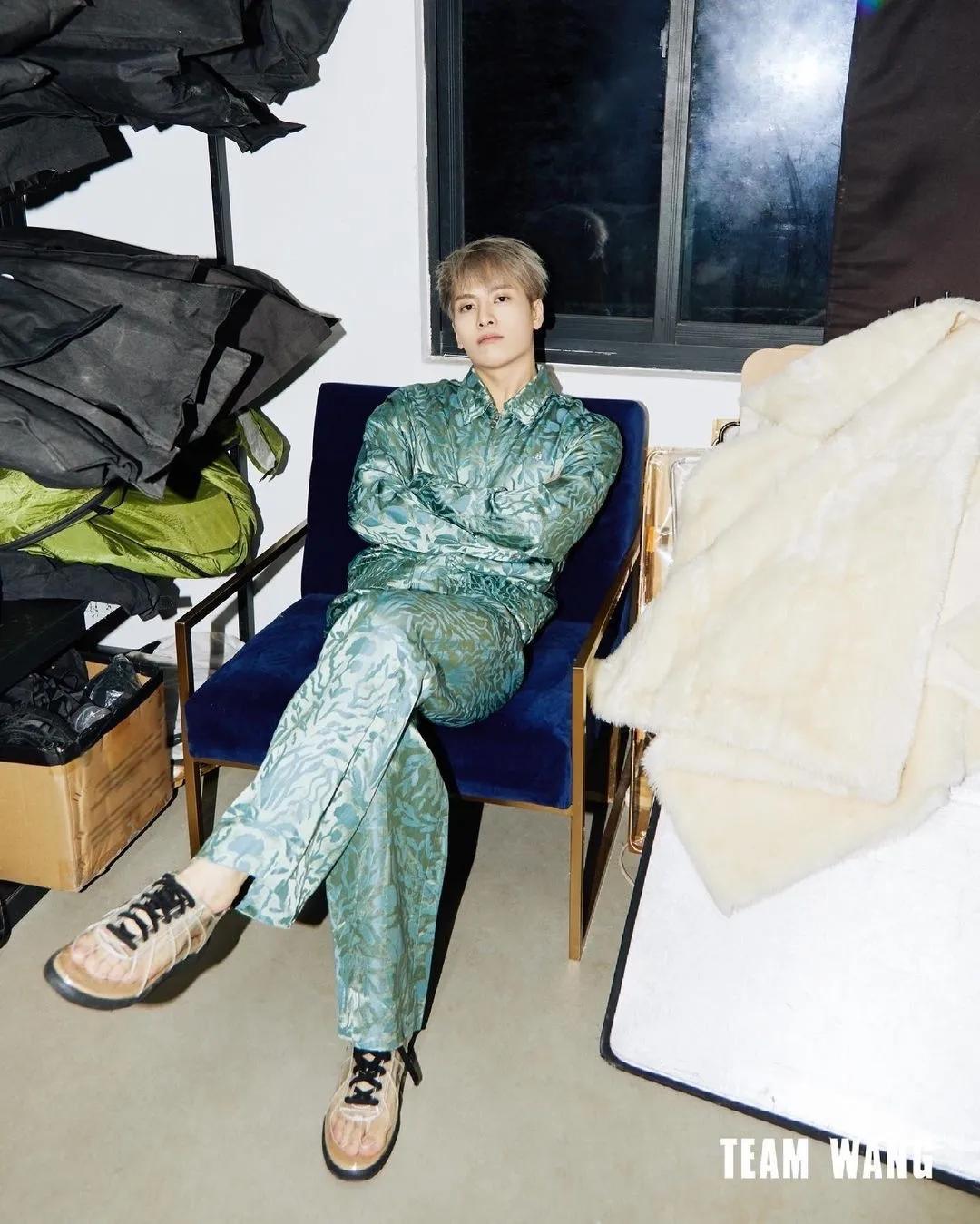 德训鞋奶油蓝白,白百何黑色德训鞋穿搭