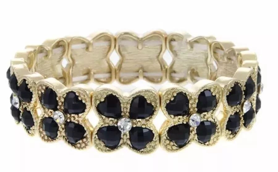 属兔的本命年戴金的还是戴银的好,2024年本命年适合戴金还是戴银