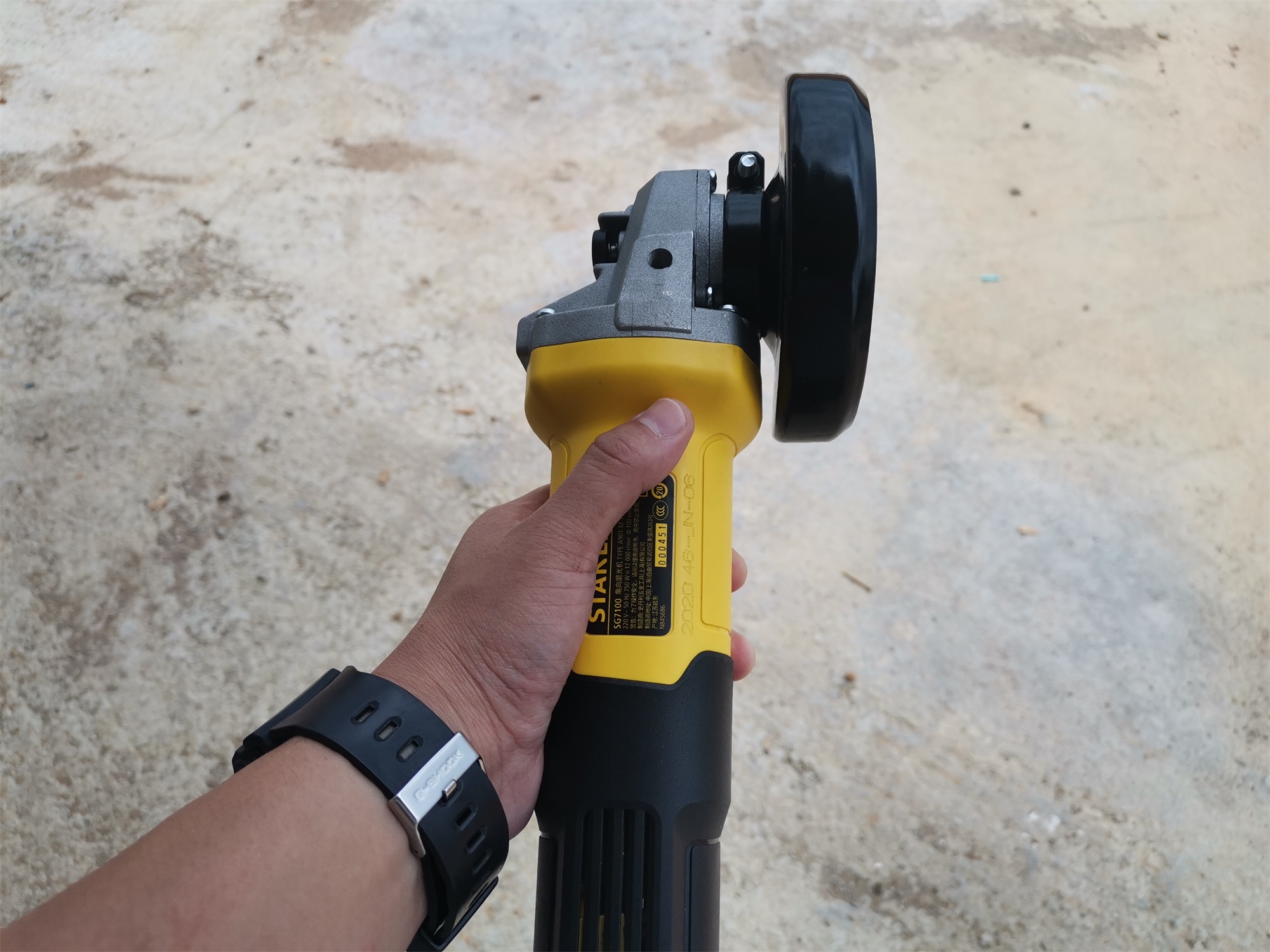 史丹利角磨机220v,史丹利角磨机拆解视频