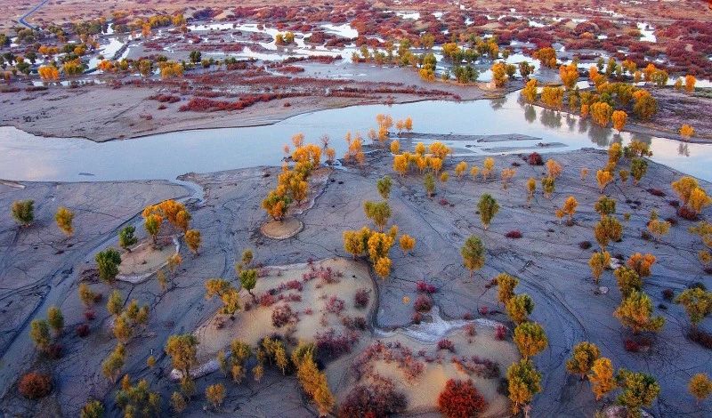 罗布泊楼兰故地地球之耳,若羌地球之眼