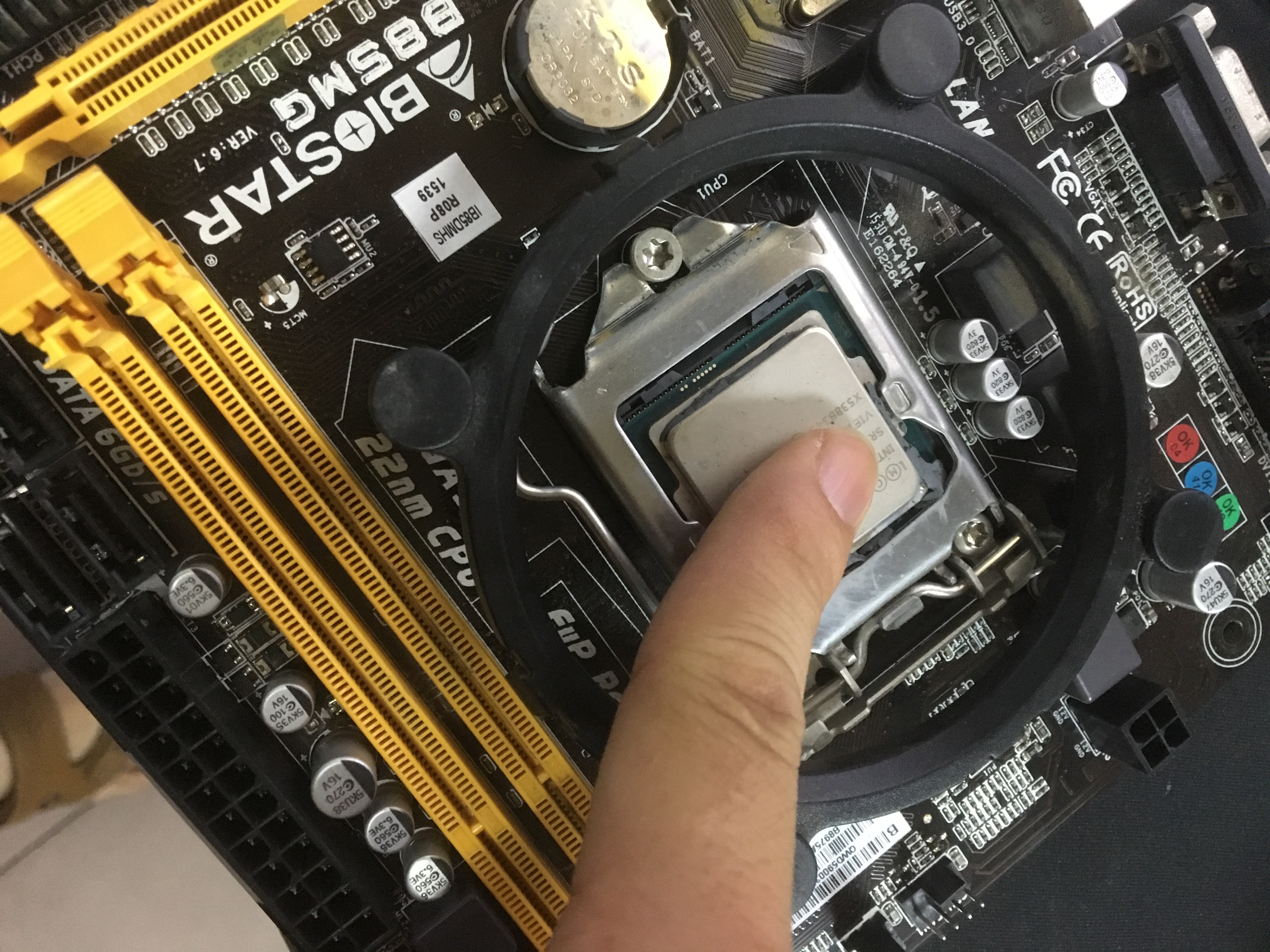 电脑液晶屏竖线维修技巧,电脑主板的维修技巧