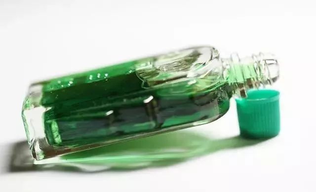 手机屏幕有指纹怎么清洁,手机屏幕脏了怎么清洁不留指纹