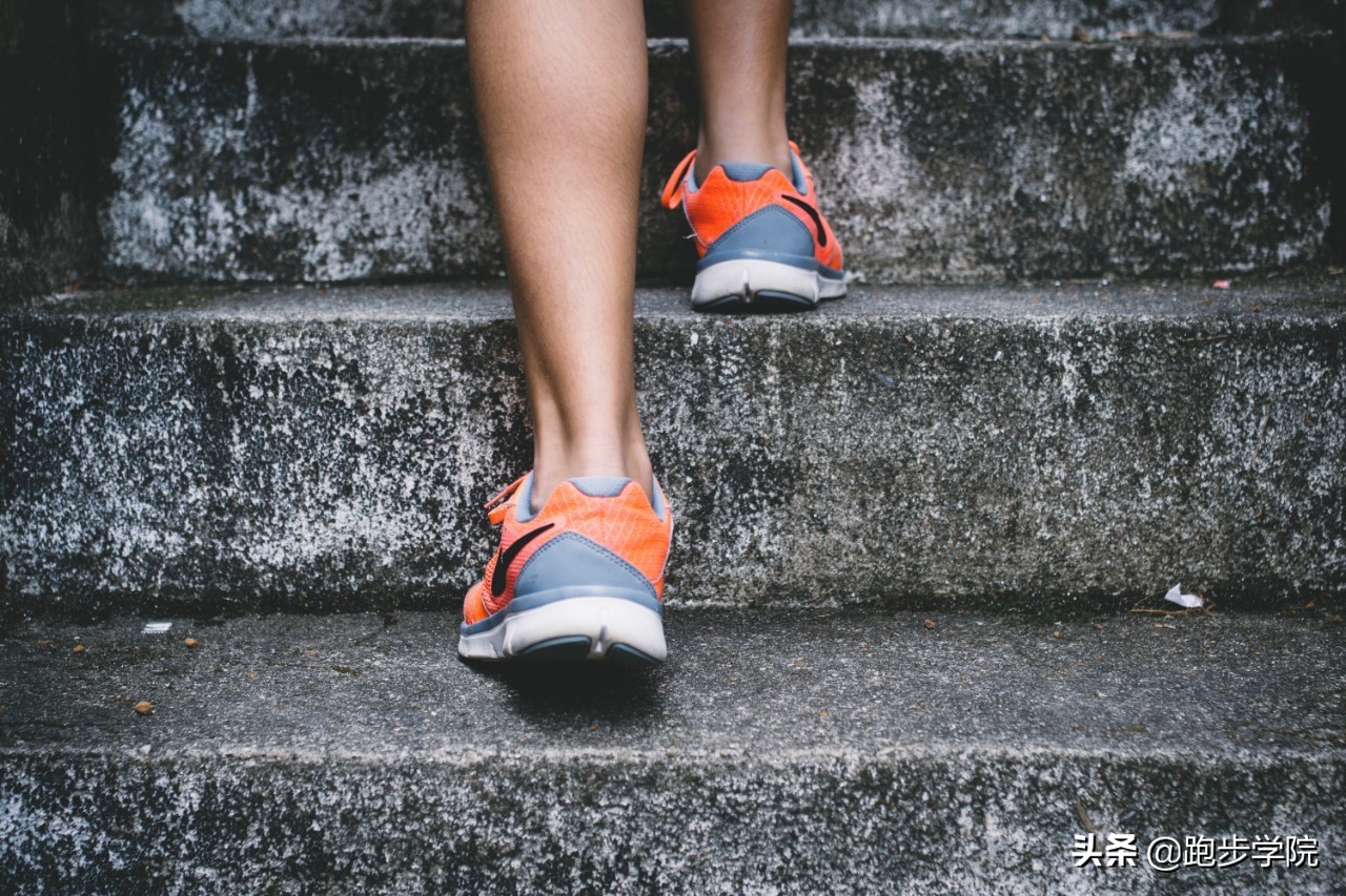 跑步黑指甲脱落会再生吗,跑步灰指甲脱落了