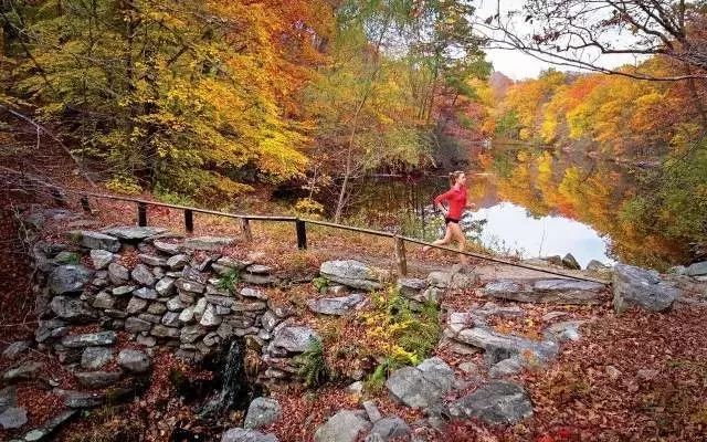 跑步后小腿酸痛第二天能继续跑吗,小腿酸胀能继续跑吗