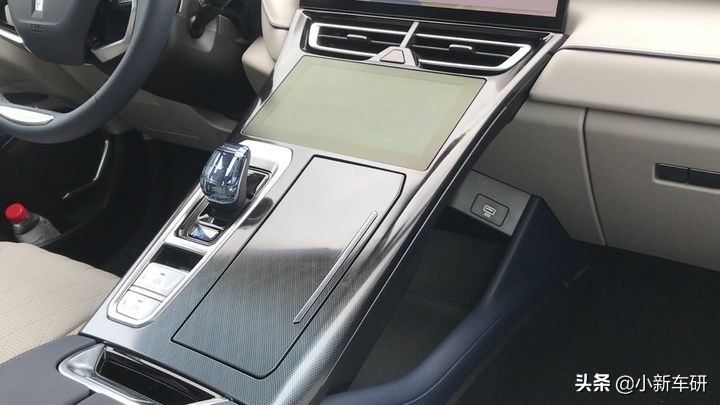 wey摩卡颜宇鹏试驾,wey摩卡最新试驾视频