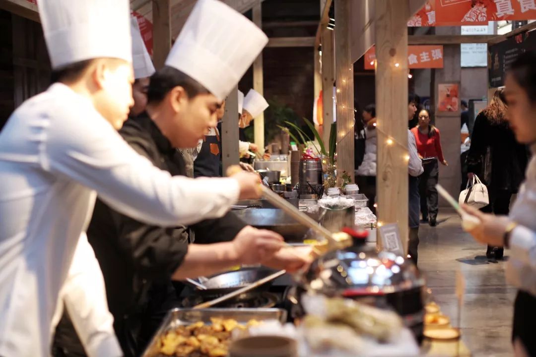 机票不到800元，第2次东北沈阳之旅，1个鸡架配老雪！