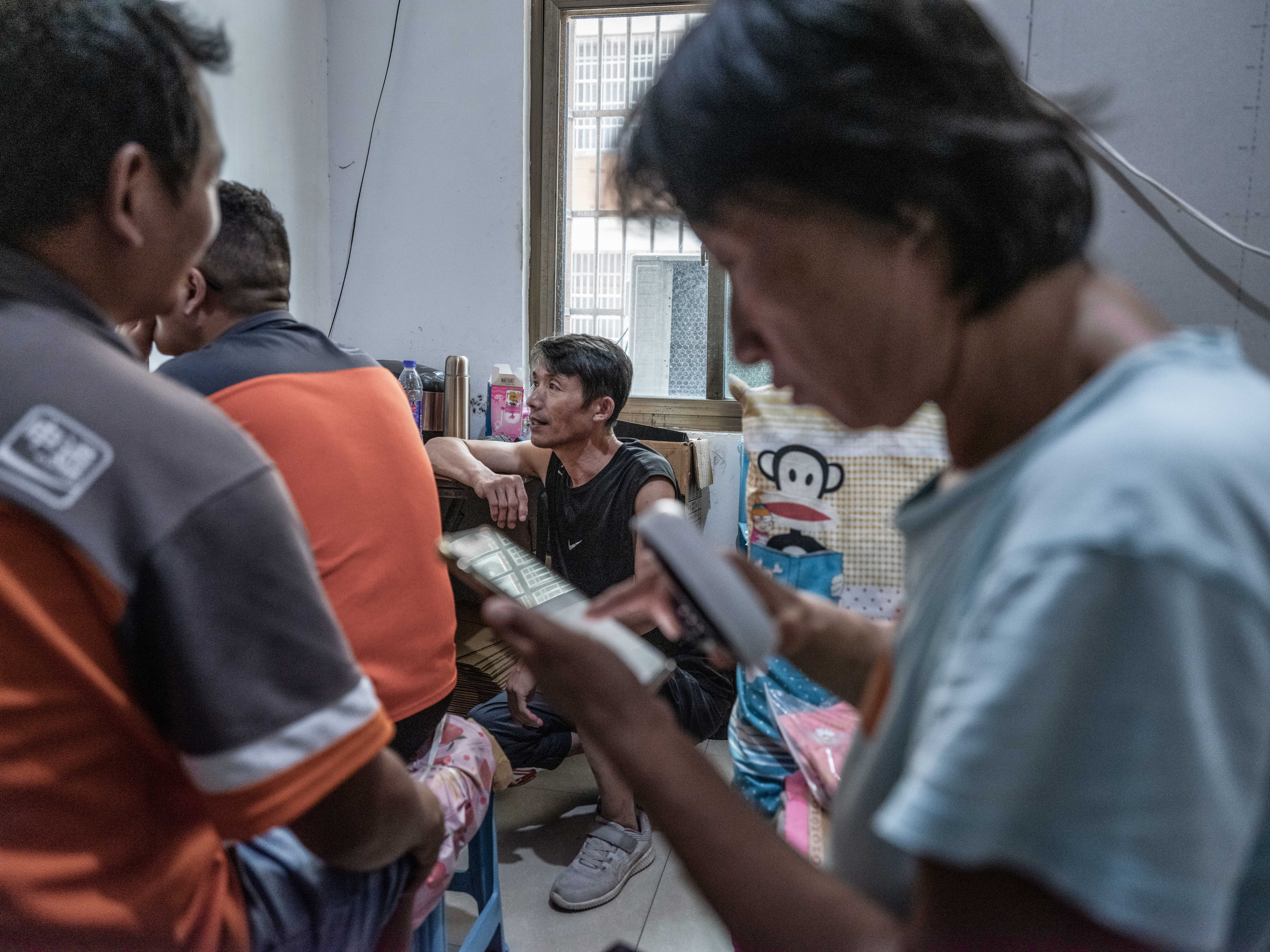 独家｜义乌带货主播生存实录：有人爆单暴富，有人成为“难民”