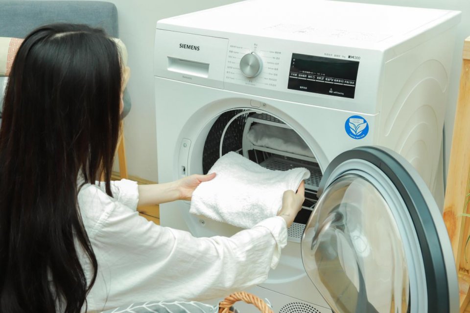 西门子烘干机烘完没有水,西门子烘干机开始怎么打开放衣物