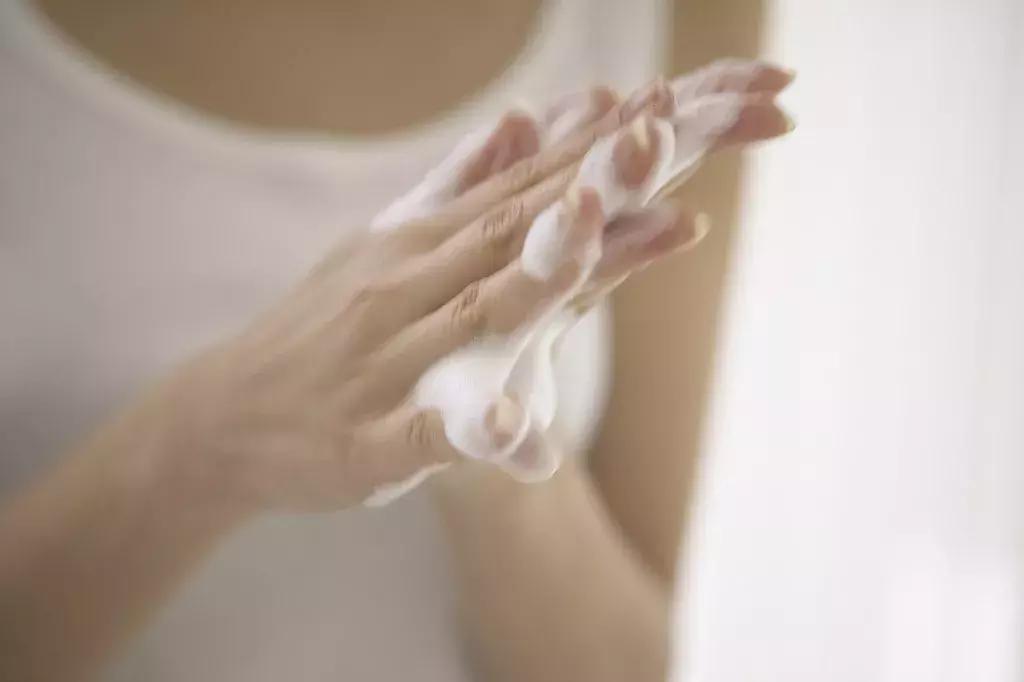 护肤第一步是不是洁面,护肤的第一步必须是清洁