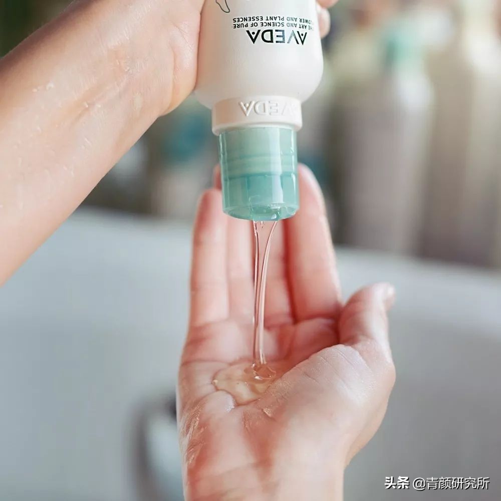 教你如何选择好用的洗发水,哪种洗发水最好用又能滋润