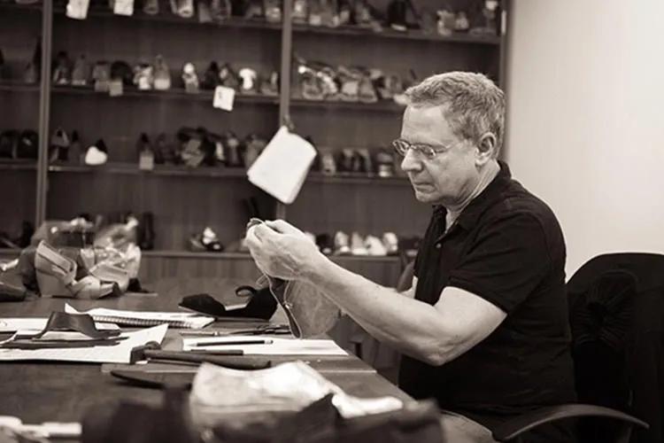 方头法式赫本风女单鞋粗跟,赫本风复古粗跟单鞋显脚瘦