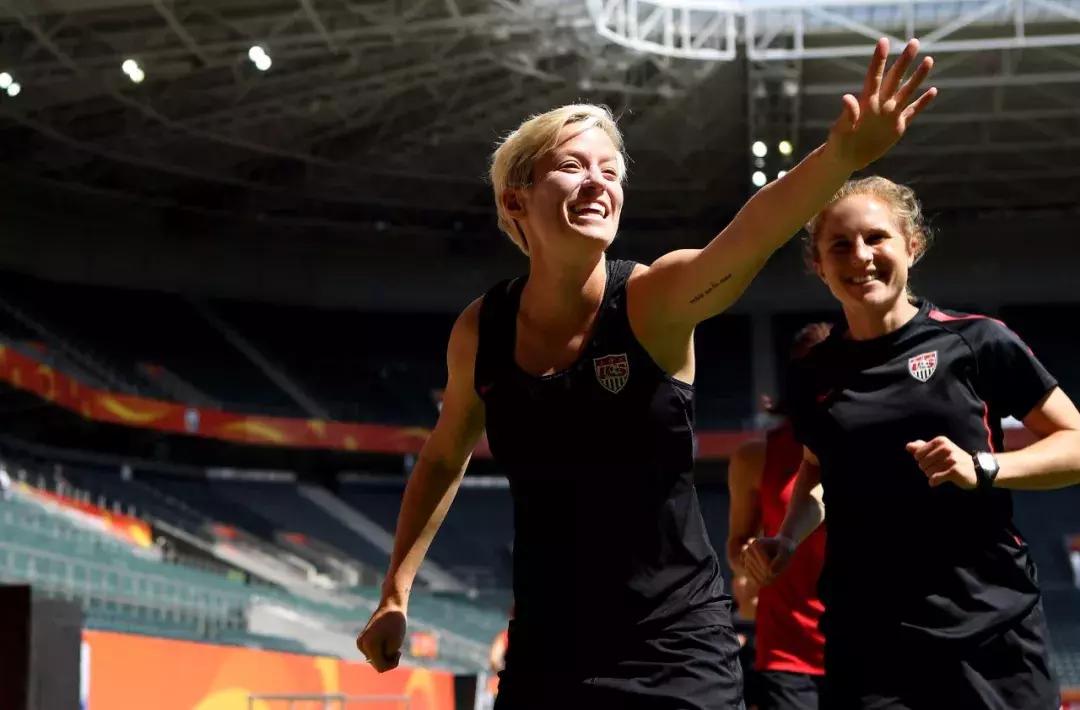 美国女足队长对特朗普的评价,他是最硬核的女足球星