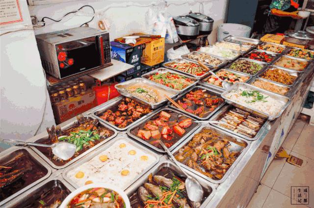 荷花池美食批发市场,荷花池美食街在哪里