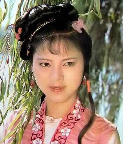 红楼梦中最幸运的丫头是谁,红楼梦中与贾宝玉有交集的女孩