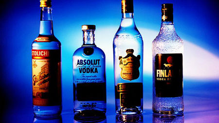 同是烈酒差别这么大？伏特加畅销全世界，白酒却只有中国人喝？