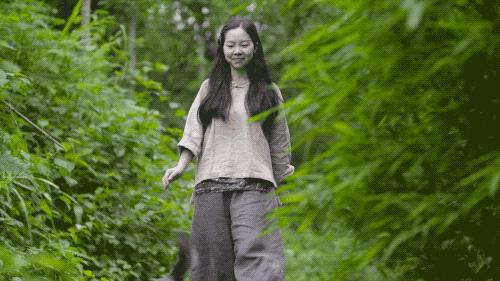 一家四口倾家荡产在山里造房隐居：3年零收入，坚持不通车