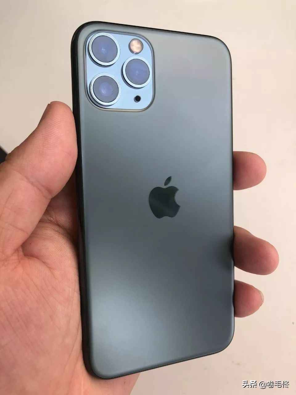 iphone11pro和iphone11拍照的区别,iphone11pro和iphone12拍照