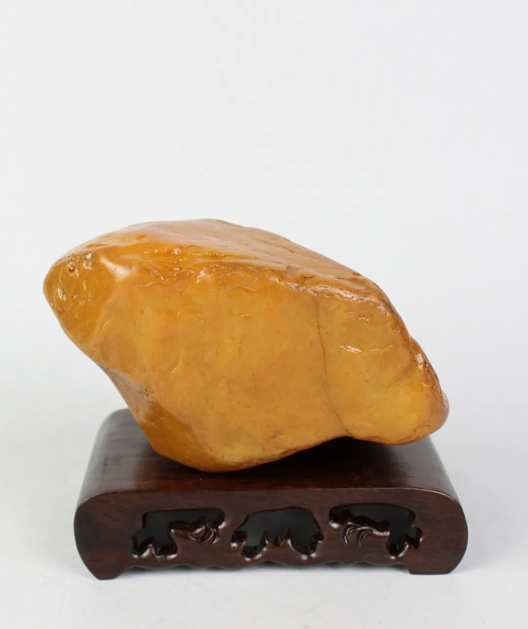 黄龙玉怎么炒作起来的,黄龙玉风生水起