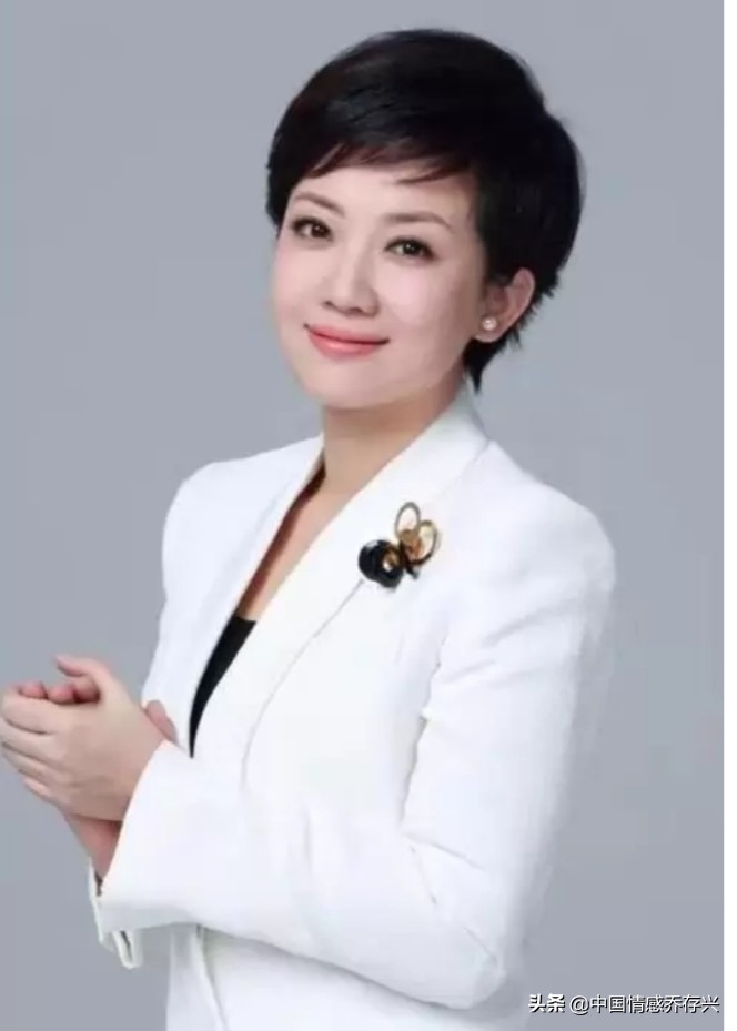 央视女主持人王端端婚姻情况,央视主持人王端端感人视频