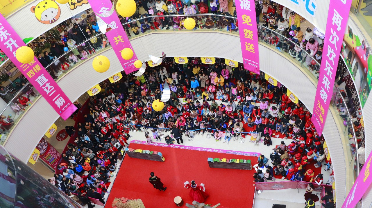 「当代购物中心」丨周年庆玩这么大？火力全开，你能hold住吗？