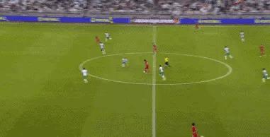 国足2-3憾负沙特队!主教练李铁:球员在上半场表现过于拘谨,但大家在落后的情况下没有放弃