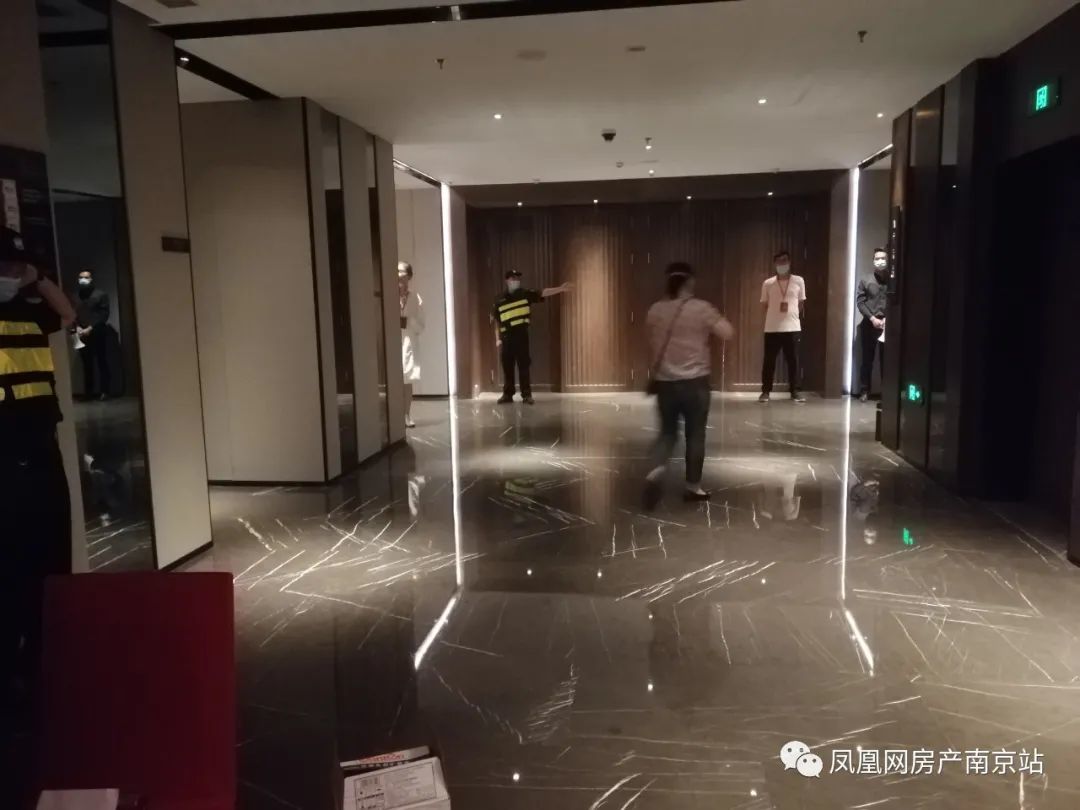 鸡腿盘居然有弃号？！直击江宁两热盘开盘现场