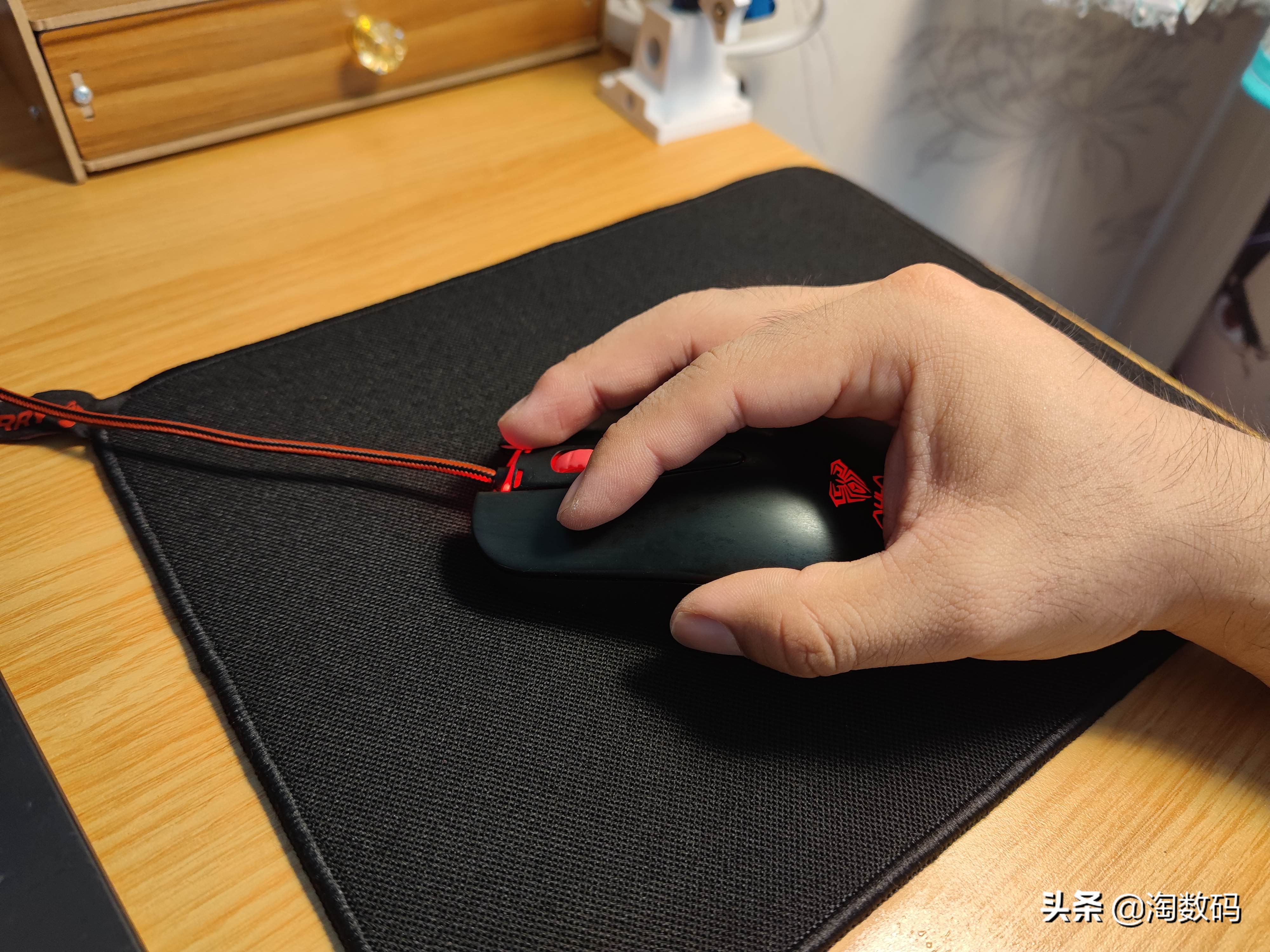 ￥9.9原封库存洋垃圾：AULA暗黑魔羯游戏鼠标开箱+拆解+除胶晒单